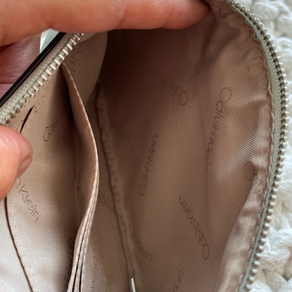 Calvin Klein Bag - Picture 6 of 9